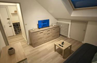 Renovated studio Place Saint-Sauveur, Caen city center - Foto 1