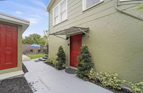 Designer spot - No Extra Fees - Palm Wave Says - Foto 19