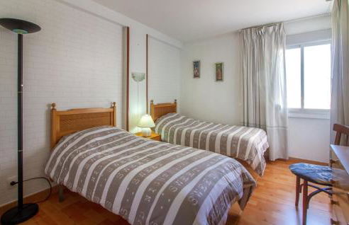 2 Bedroom Cozy Apartment In Gandia - Photo 17