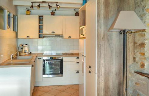 2 Bedroom Lovely Home In Roquebrun - Foto 3