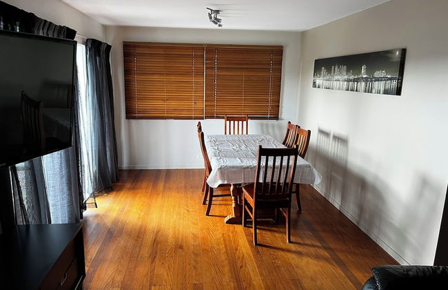 Spacious 2-Storey Home By The Bay: Sleeps 12 - Foto 6