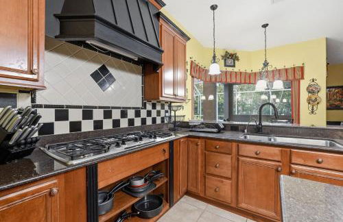 Charming 3BR Oasis Comfort, Pool & Sunshine home - Foto 23