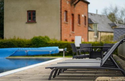 NEW Squirrels Leap Lake Views with Spa Access - Foto 29