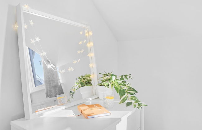 Chandlers Walk Modern Comfy Family Home in Exeter - Photo 14