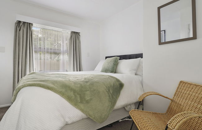 Lakeview Escape with spa - sauna - patio - Photo 3