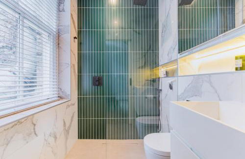 Modern Apartment & Rooms at Charing Cross - Photo 16