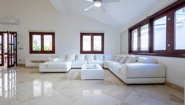 Beachfront 7BR Villa With Pool Maid Los Corales - Foto 4, Habitación