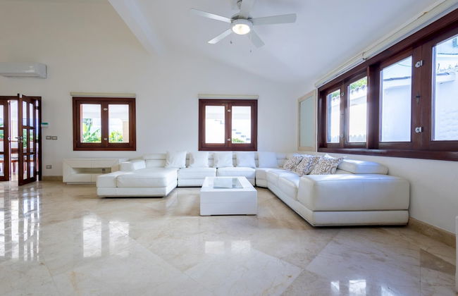 Beachfront 7BR Villa With Pool Maid Los Corales - Foto 4