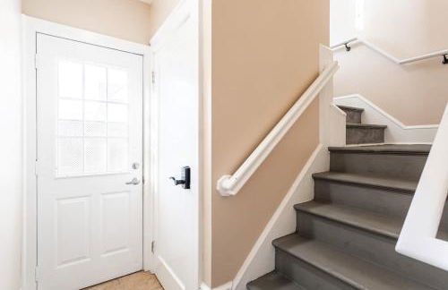 The B&W Haven 5BR Home with yard theater - Foto 19