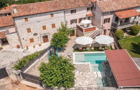 Cozy Home In Peresiji - Foto 7