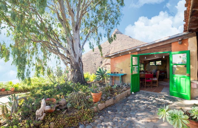 Appealing Holiday Home in La Escalona With Mountain Views - Photo 31