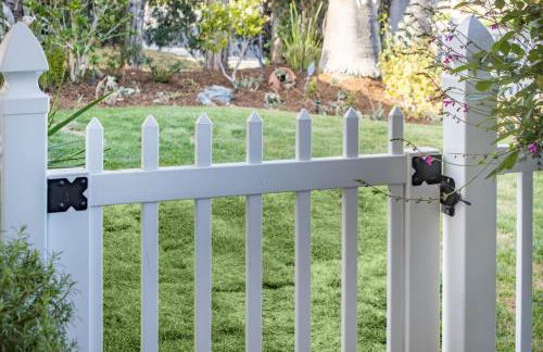 Stunning 4 Bedroom 1 Level- Pool, Spa, Grass Yard, Fire Pit, Garage, BBQ - Foto 34