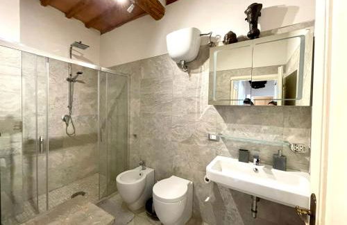 Two Bedroom Apartment with Breathtaking Views Large Balcony in a Cool Umbrian Village - Foto 14