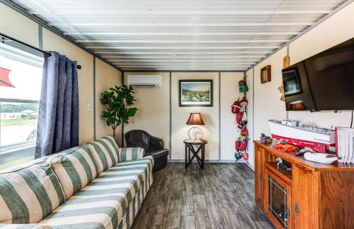 Dock Access Waterfront Cottage in Avenue! - Foto 3