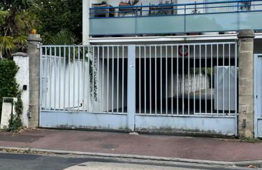 proche kedge et universitée appartement cosy avec parking ,cuisine équipée ,sdb et jardin - Foto 23