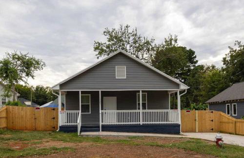 3 Min to Downtown - 10 Min to Elon - Smart TVs - Foto 46