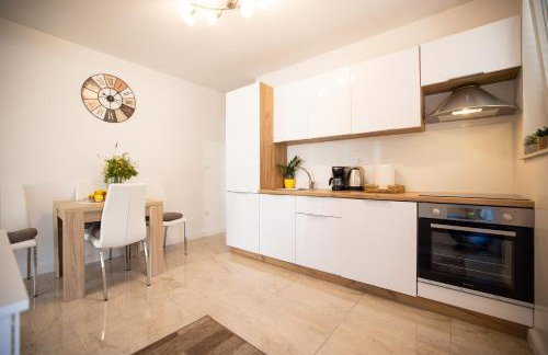 Apartmani Lelu - Photo 23