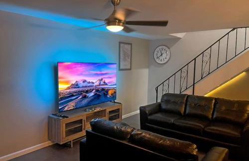 Cheerful & Relaxing 5 Location Pool Parking - Foto 1