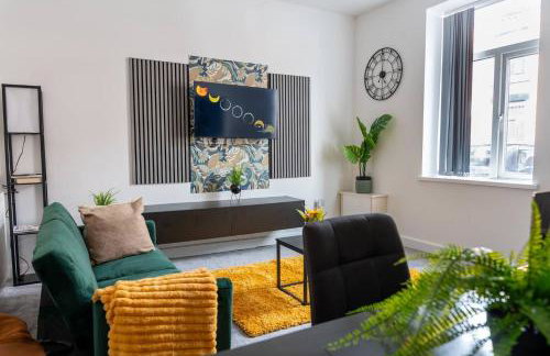 Stylish 3BR 18mins to Peak District,Free, Parking Wifi,Netflix ,Sky Sports - Photo 1