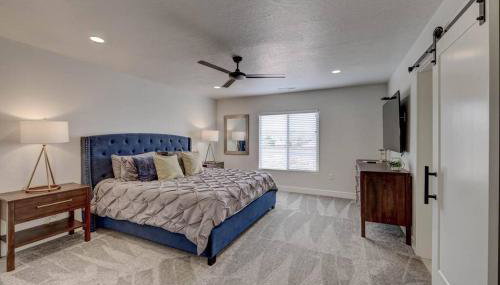 St George, private hot tub/patio, new community - Photo 2