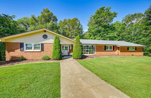 Golf Course Views and Games Galore - Vine Grove Gem! - Foto 35