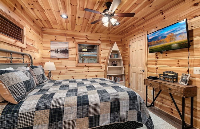 Beside Still Water 1 - 2 Bedrooms, 2 Baths, Sleeps 6 Home by RedAwning - Photo 3