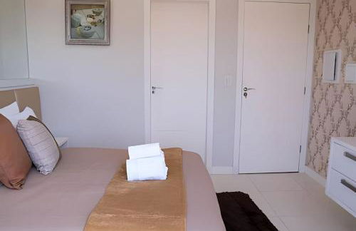 Sobrado com 1 suite 2 quarto ar 1km Shopping JL - Foto 63