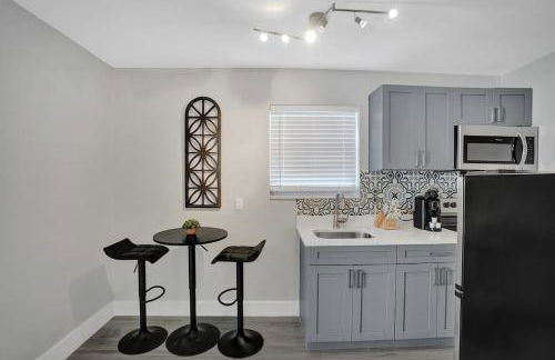 Rustic Retreats Cozy 1BR For 4 Guests In The Heart Of Fort Lauderdale - Foto 21