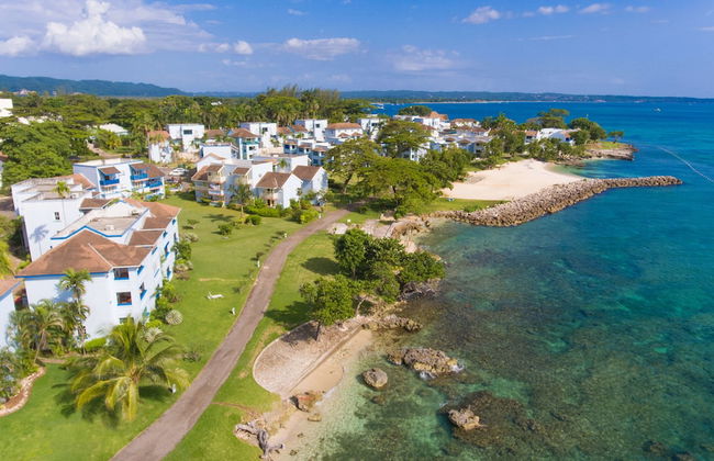 Point Village Studios and Suites - Photo 61