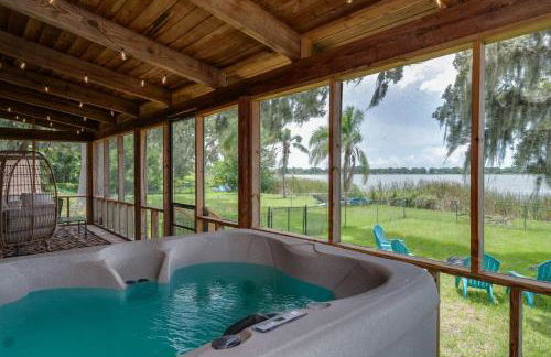 Lakeside Haven with Jacuzzi and Games - Foto 2