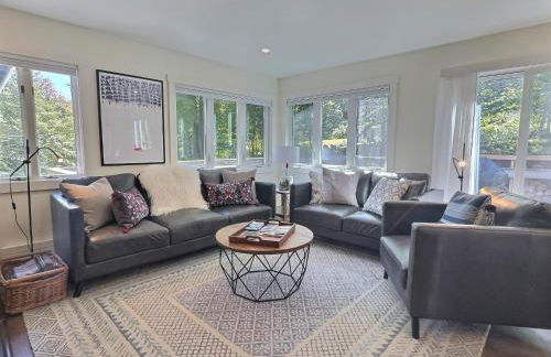 Alpine Chalet Grill, Fire pit, Pool, Gym, CornHole - Photo 8