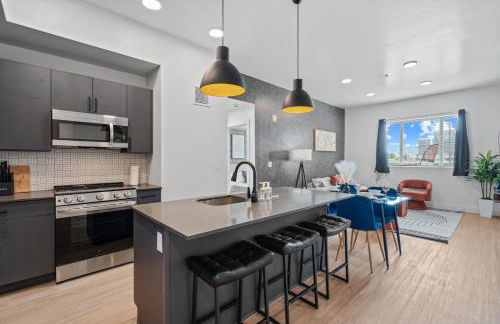 2BR and 2BA Near Events, Dining, and TRAX - Foto 23