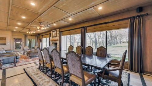 Spacious Ranch Style Home w Cinema Room - Foto 3