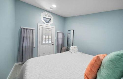 Gorgeous Home with Huge Private Pool and Game Room - Foto 47