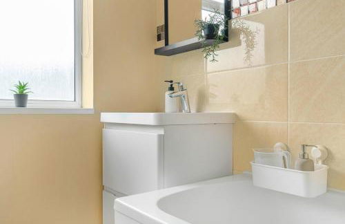 Rosewick Villa Ideal for Families n Professionals - Photo 19