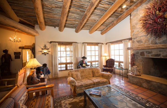 Tanque Verde Ranch - Photo 2