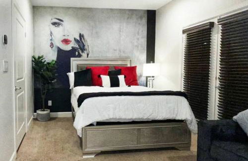 Posh Dtwn/Midtown Home w Stunning Roof-Top Terrace - Foto 8