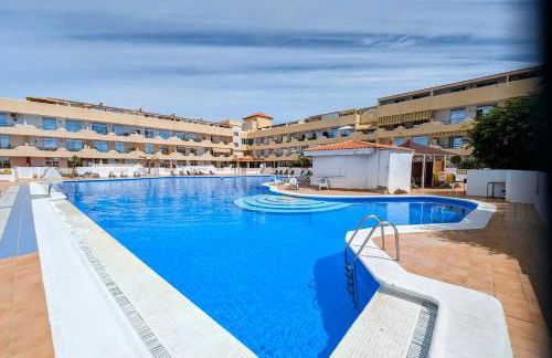 Comfortable 2-Bedroom Duplex in Playa Paraiso with Ocean View, Balcony, and Shared Pool - Photo 5