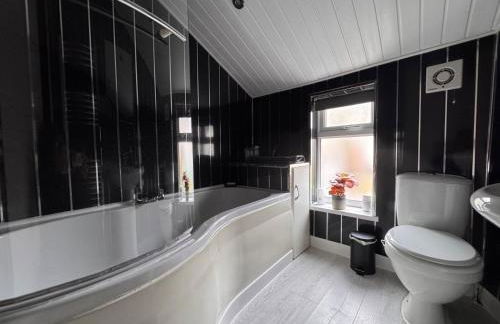 Two Bedroom, Madoc Terrace, Conwy - Foto 13