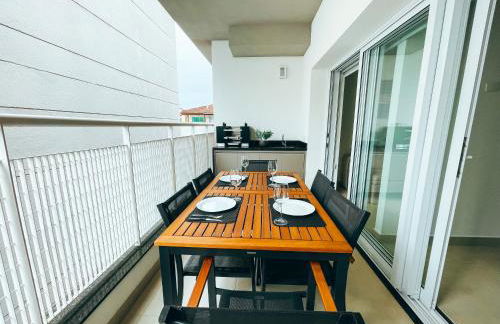 ACONCHEGANTE E MODERNO APARTAMENTO PERTÍSSIMO DA PRAIA - Foto 3