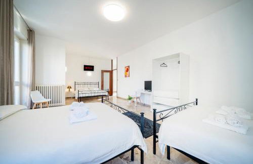 Milano Malpensa 5' - FreePark, Wifi, AC - 3 Suite - Foto 31