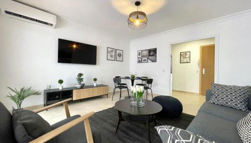 Beach Retreat 2 BR Apartment - Photo 5