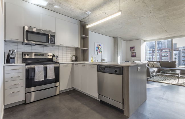 Domicile Suites at Cove - Photo 52