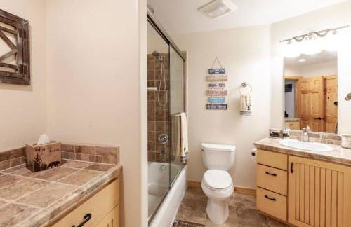 Hillside Hideaway - game rm - master spa - Luxury - Foto 24