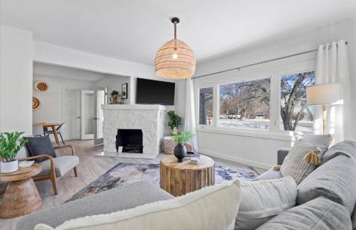 Luxury Lakeview Stay | Main&Guest House, Sleeps 10 - Foto 58