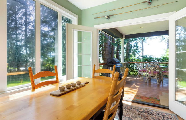 Westside Waterfront View Home - Avantstay Hot tub - Foto 10