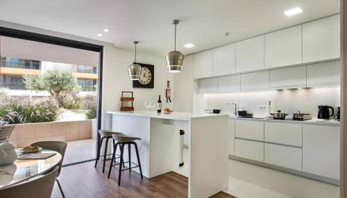 Del Mar Apartment - BT - Photo 4