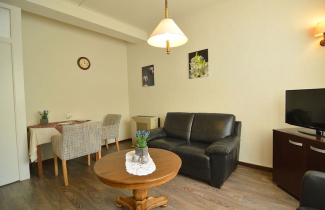 Snug Apartment in Schin op Geul Near Public Pool - Photo 40