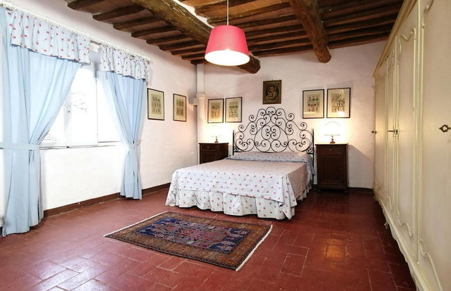 Charming Villa in Tuscany With Pool & Views - Foto 3