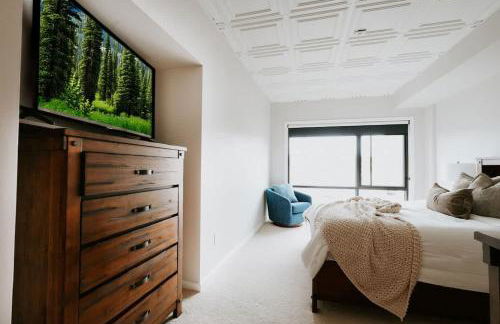 Timeless Modern Luxury at Bellerive on the River - Photo 47